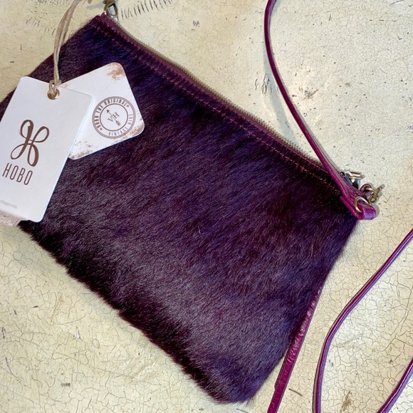 Hobo “Darcy” Convertible Crossbody Clutch - Picture 2 of 5